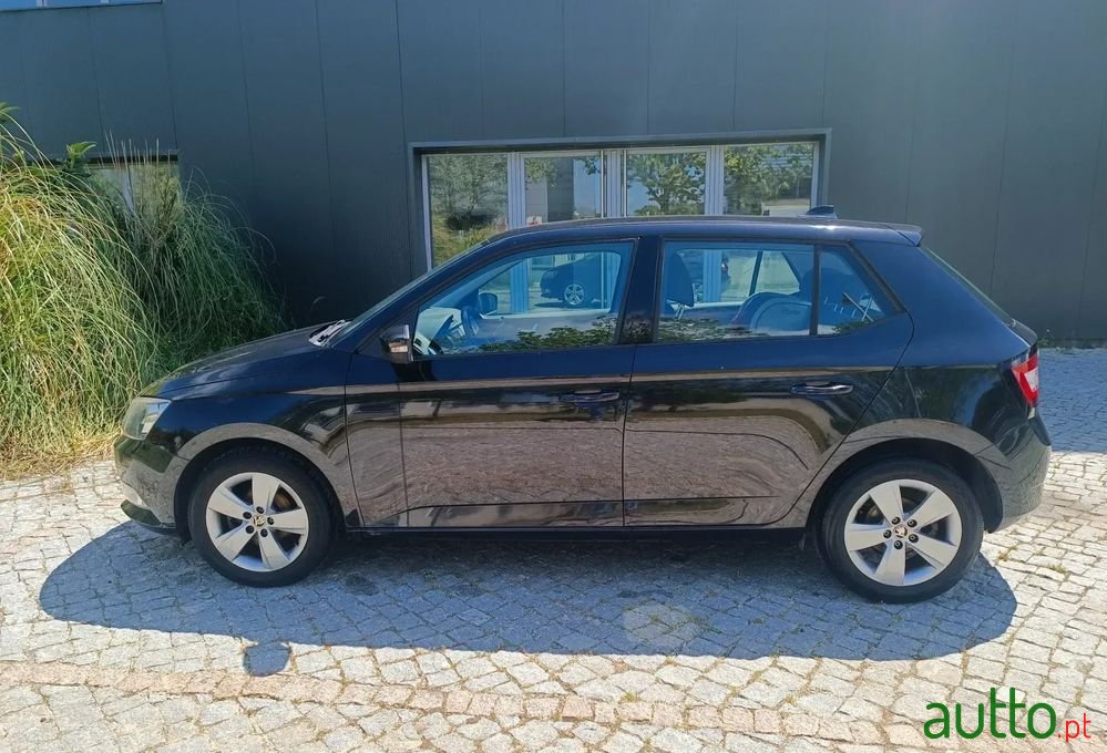 2015' Skoda Fabia 1.4 Tdi Style photo #5