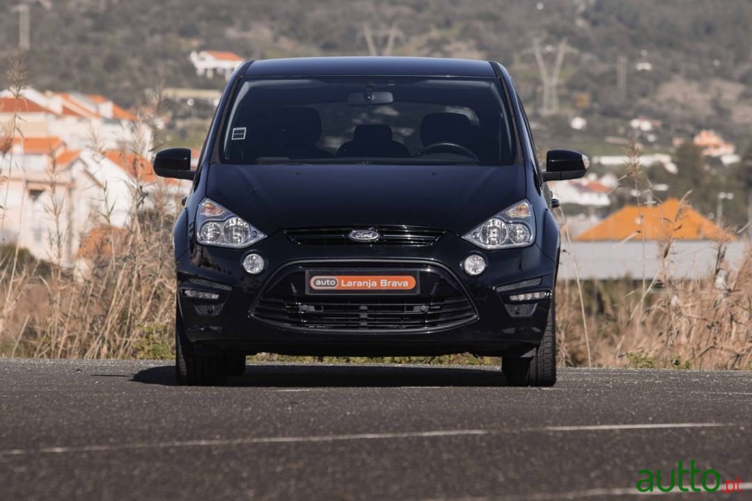 2014' Ford S-Max photo #2