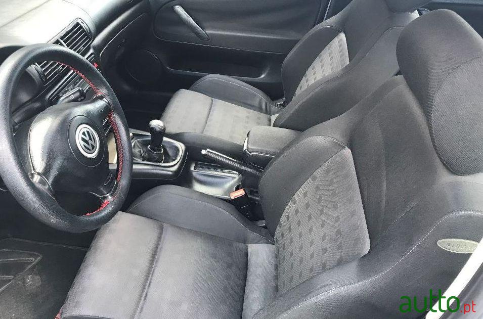 1999' Volkswagen Passat Variant photo #4