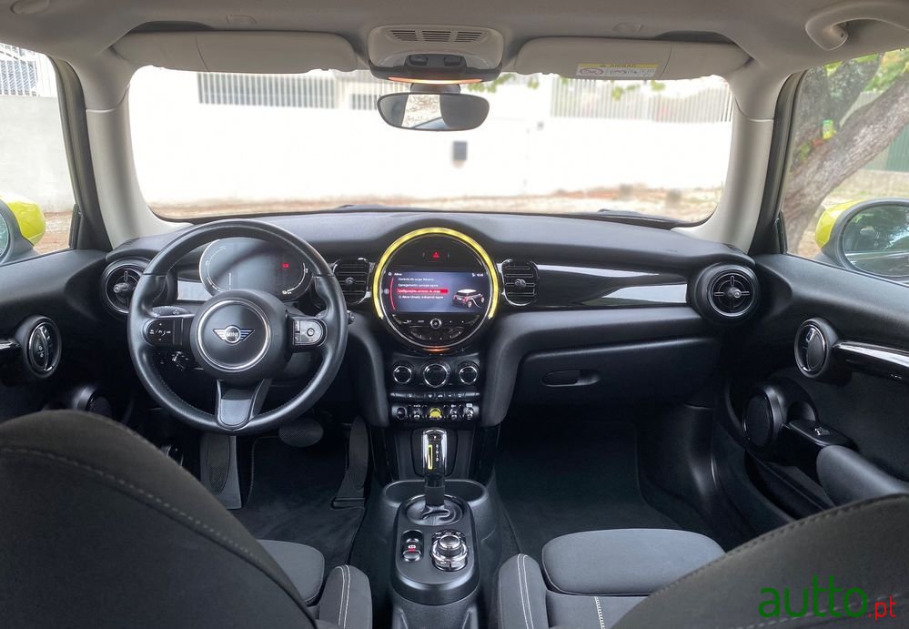 2021' MINI Cooper Se 3 Portas photo #3