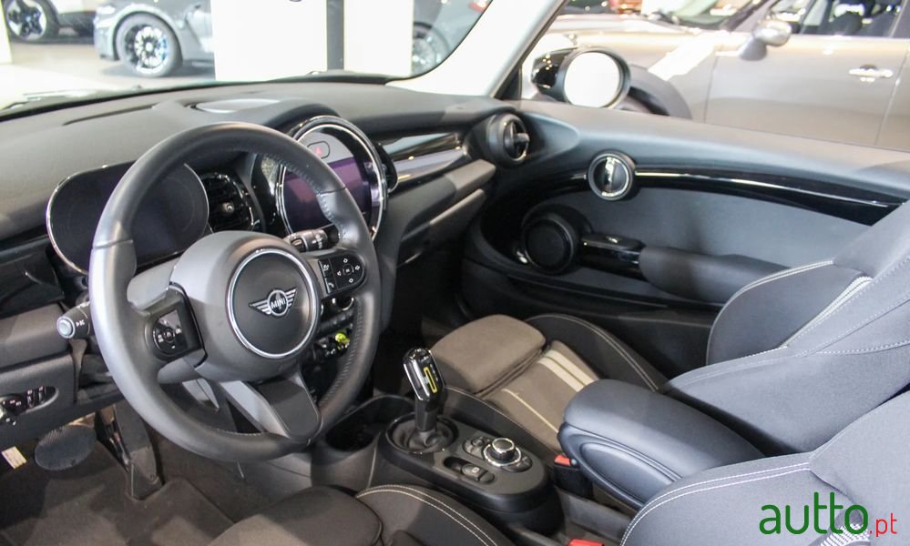 2022' MINI Cooper Se Premium photo #6