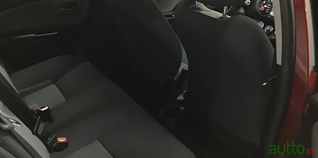 2020' Toyota Yaris photo #6