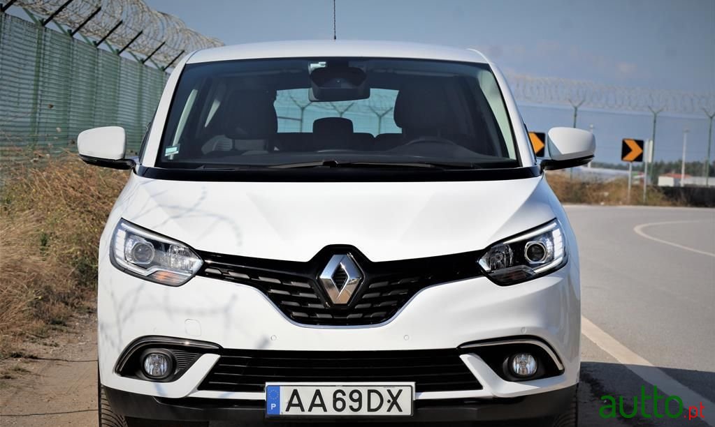 2017' Renault Scenic photo #2