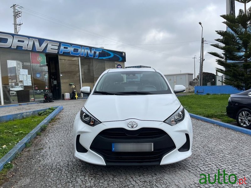 2021' Toyota Yaris 1.0 Vvt-I Comfort photo #3