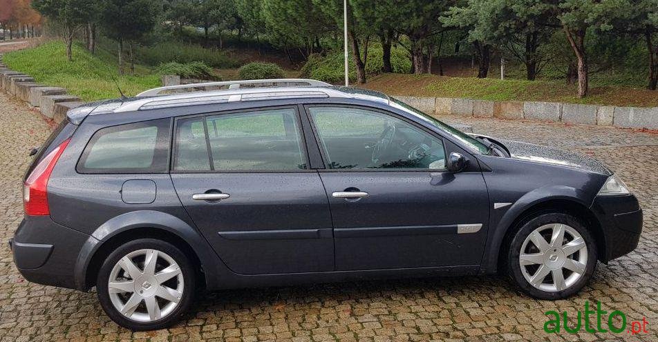 2006' Renault Megane Break photo #1