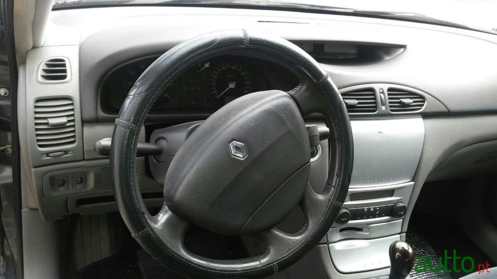 2001' Renault Laguna photo #3