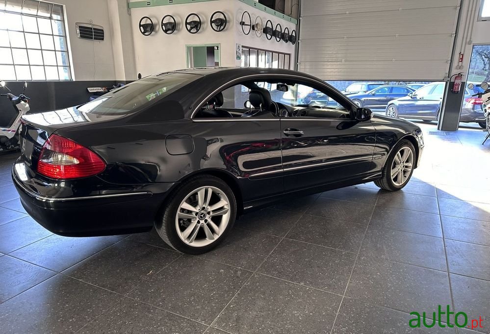 2006' Mercedes-Benz CLK 220 photo #4