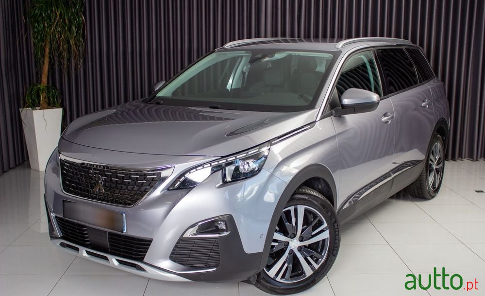 2019' Peugeot 5008 photo #1