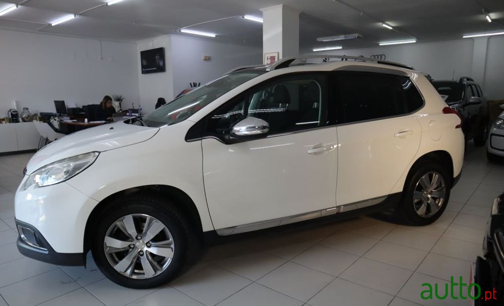 2015' Peugeot 2008 photo #2