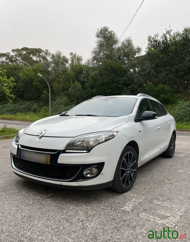 2013' Renault Megane Sport Tourer photo #1