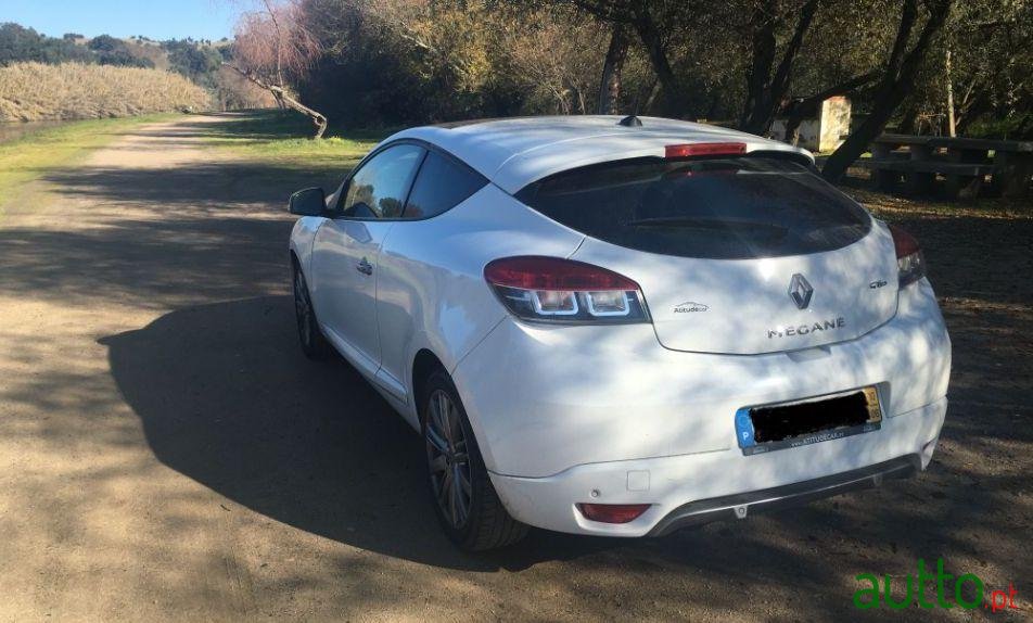 2010' Renault Megane Coupe photo #2