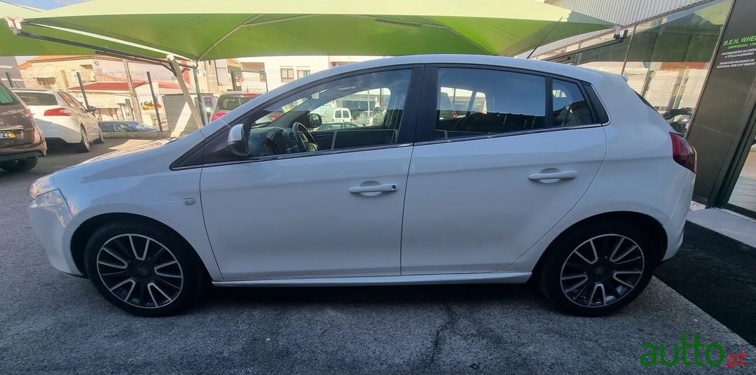 2011' Fiat Bravo photo #5