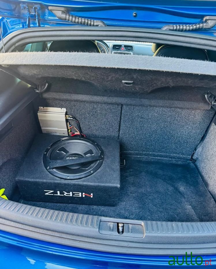 2011' Volkswagen Scirocco photo #3