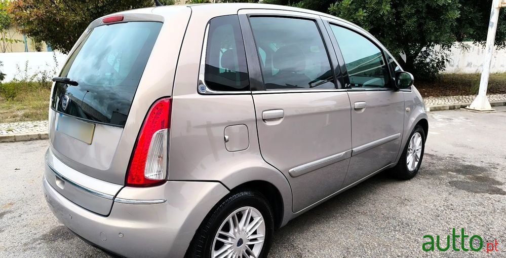 2010' Lancia Musa photo #4