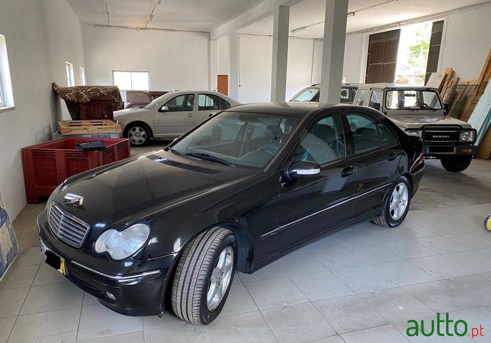 2001' Mercedes-Benz C-220 photo #1