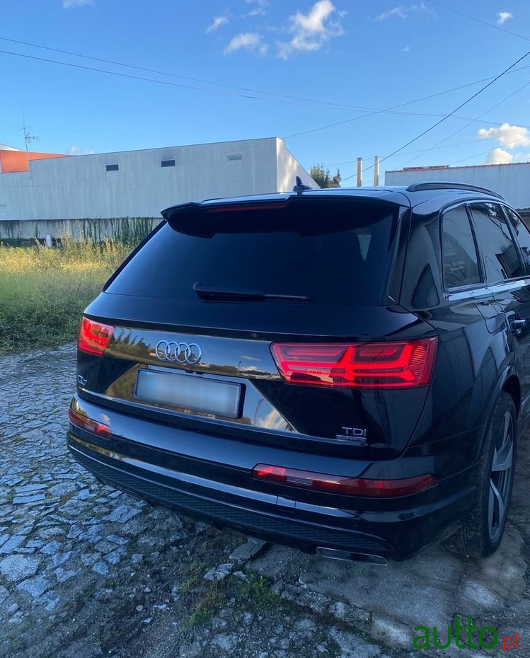 2016' Audi Q7 photo #5