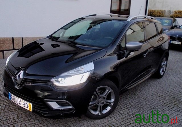 2018' Renault Clio Sport Tourer photo #1