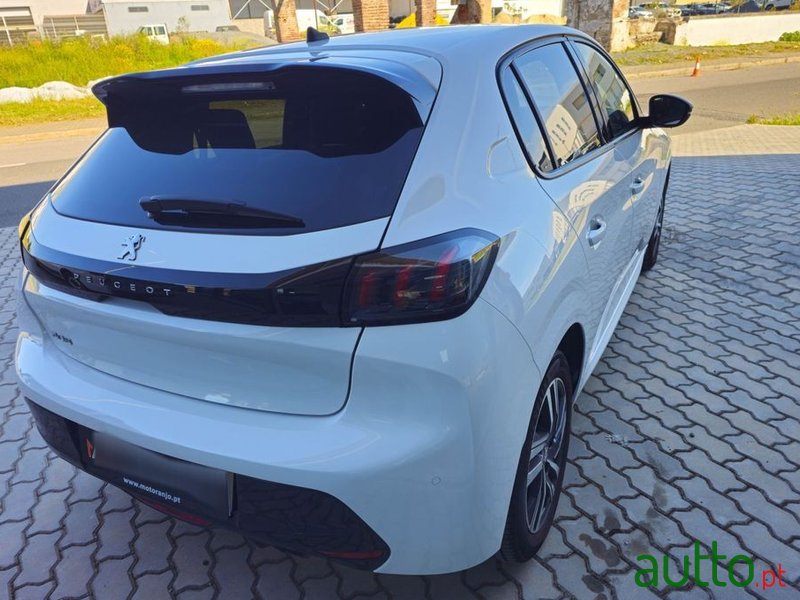 2023' Peugeot 208 photo #5