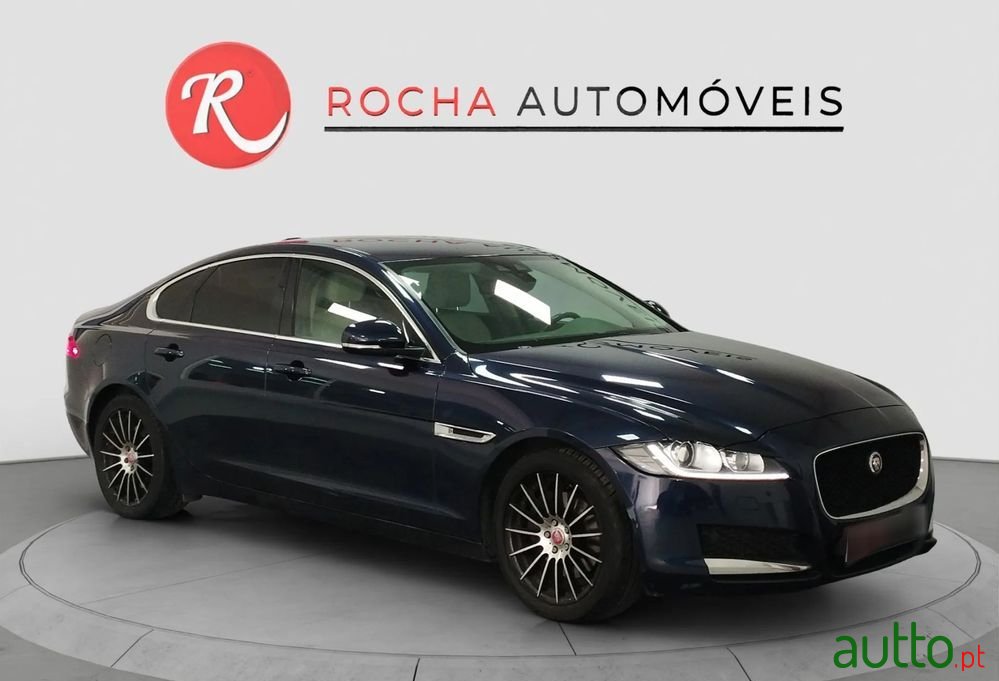 2016' Jaguar XF photo #2