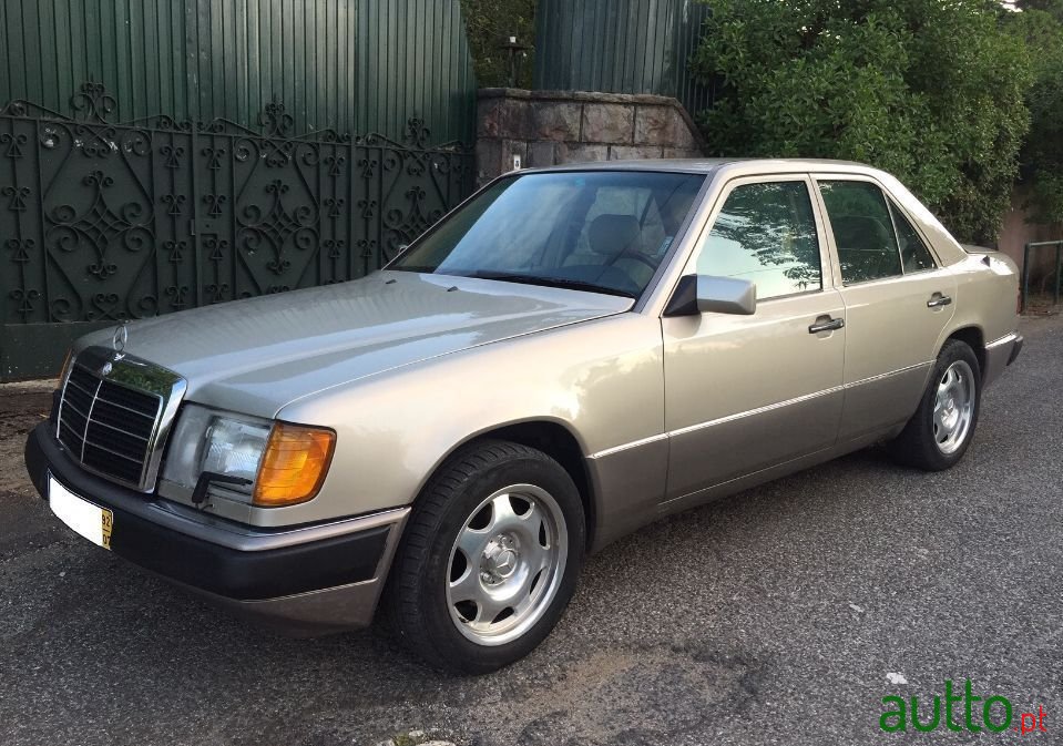 1992' Mercedes-Benz 300 photo #2