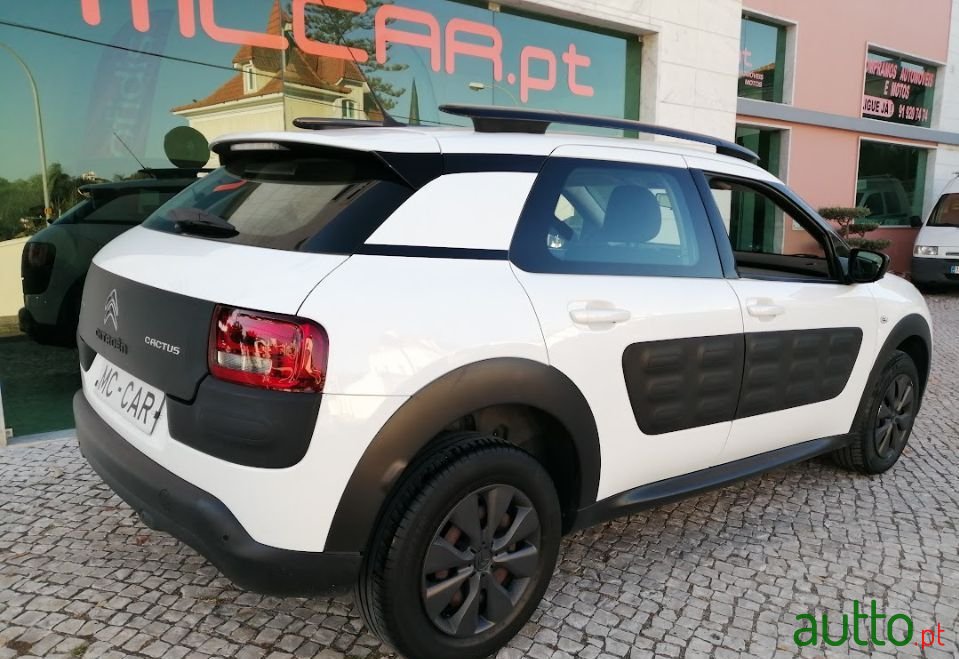 2017' Citroen C4 Cactus photo #4