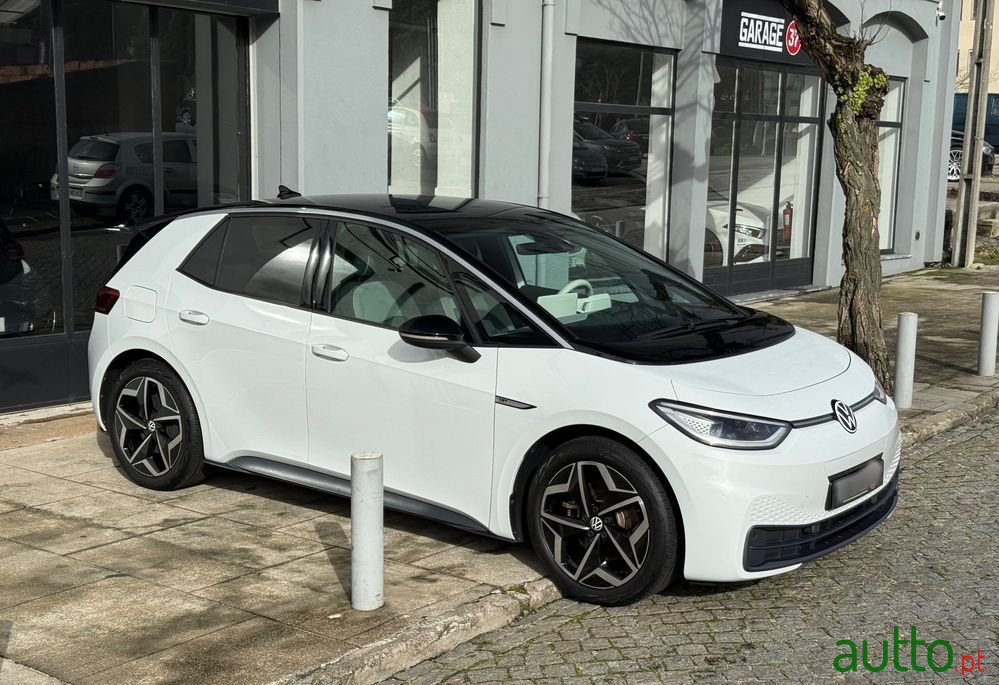 2020' Volkswagen ID.3 Pro photo #4