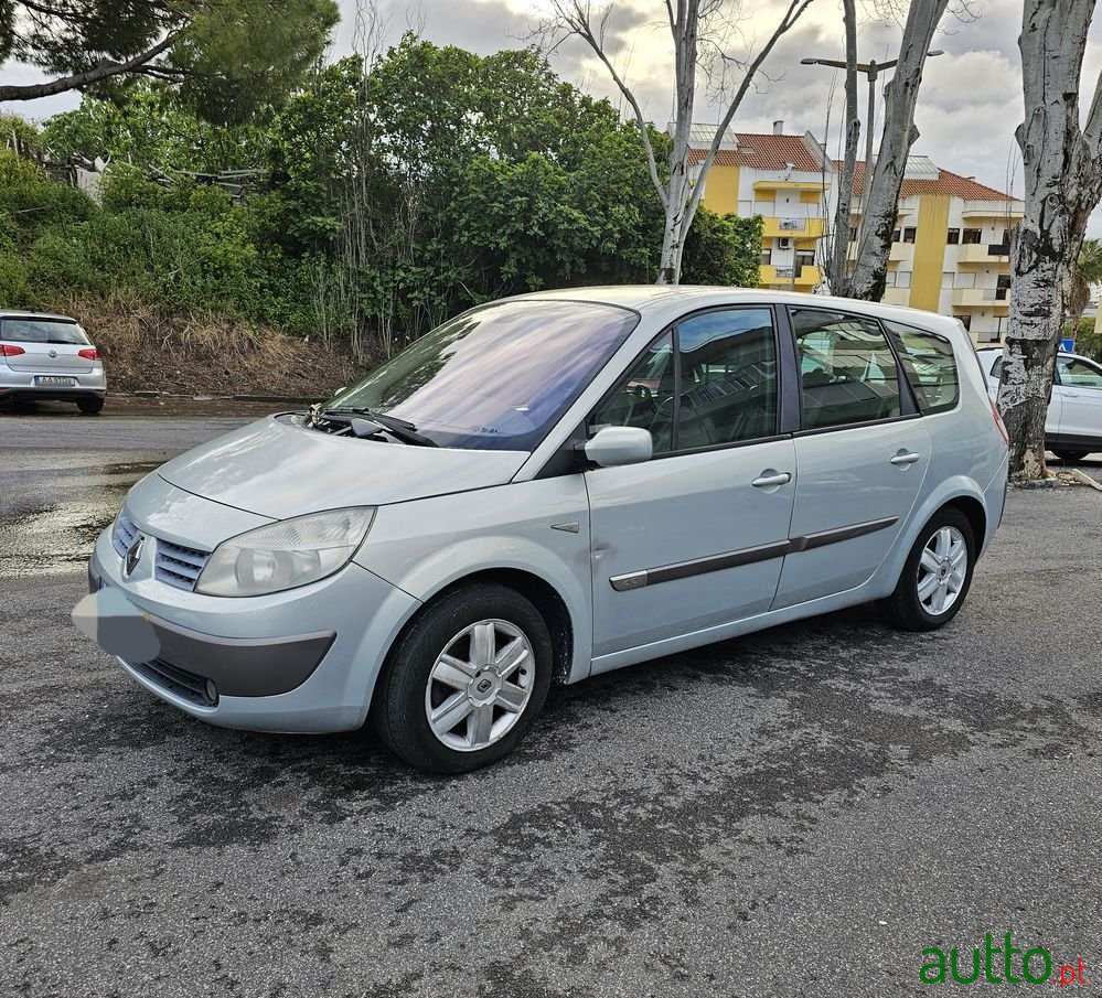 2004' Renault Grand Scenic photo #1