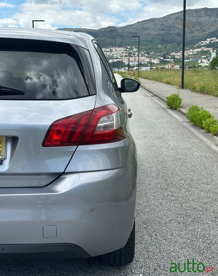 2016' Peugeot 308 1.6 Bluehdi Allure photo #6