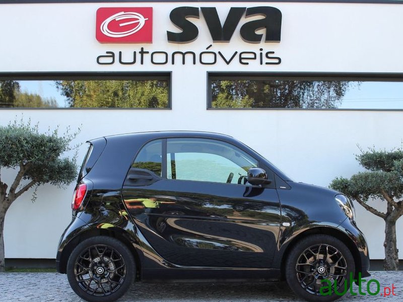 2019' Smart Fortwo photo #3