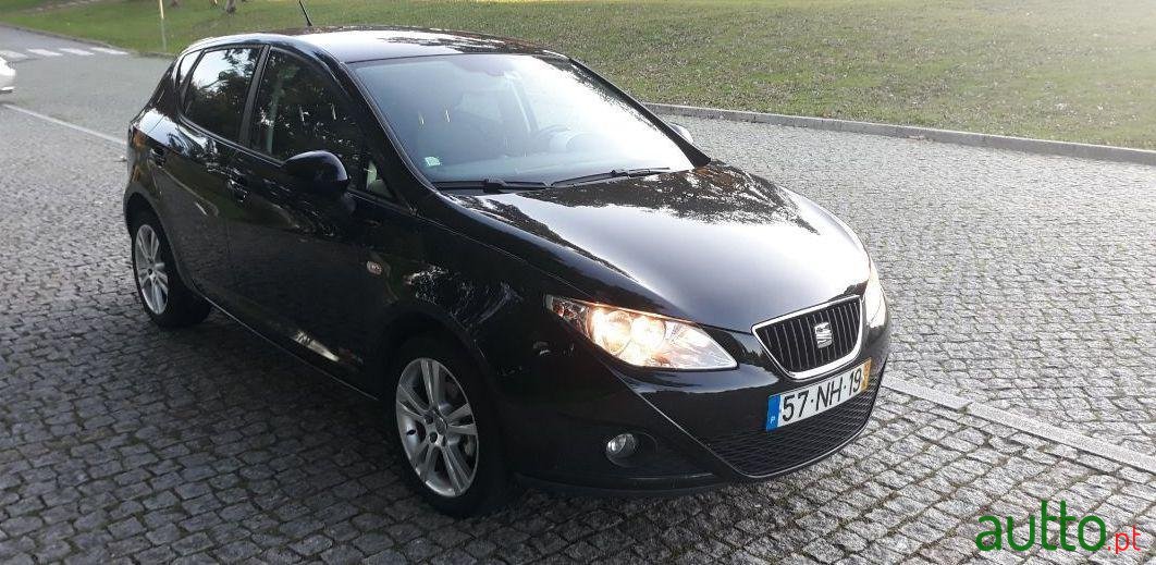 2012' SEAT Ibiza photo #2