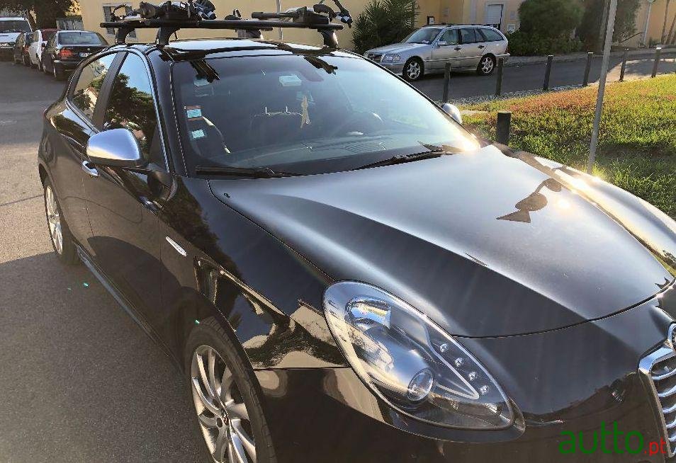 2013' Alfa Romeo Giulietta Exclusive photo #2