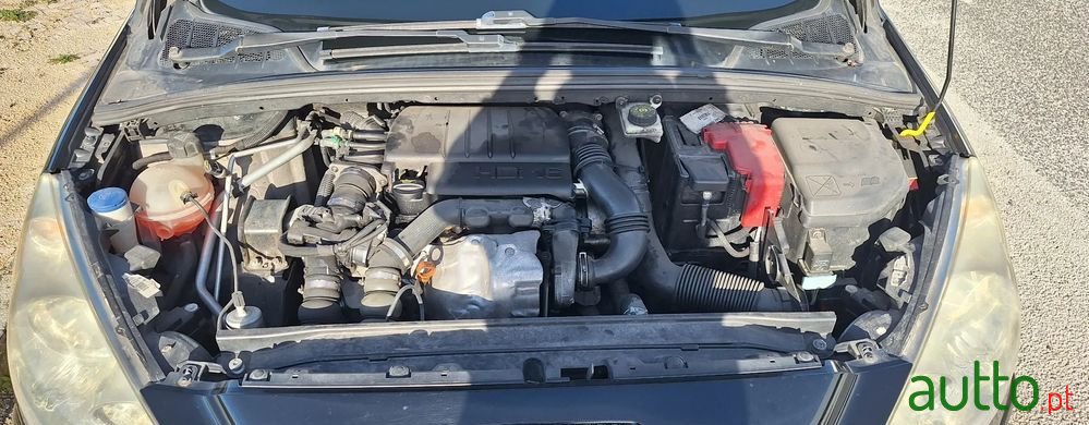 2010' Peugeot 308 photo #5