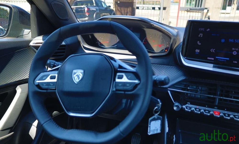 2024' Peugeot 2008 1.2 Puretech Active photo #5