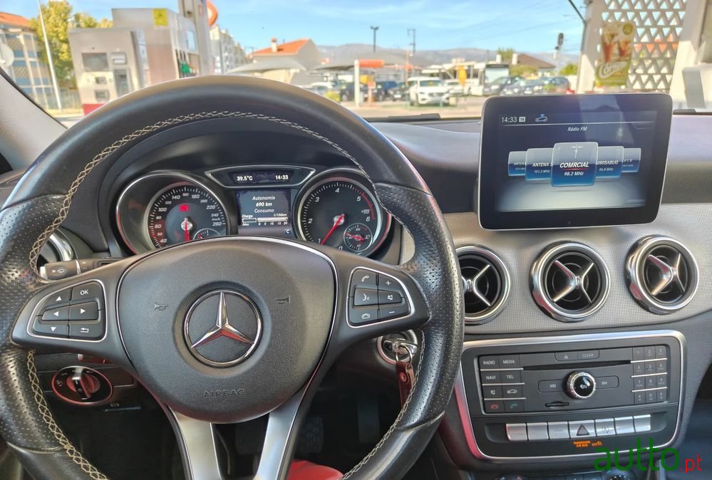2018' Mercedes-Benz Classe Gla photo #6