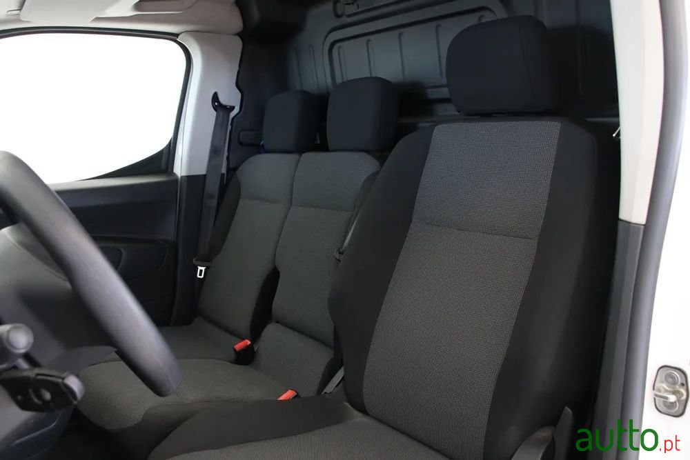 2021' Peugeot Partner photo #3