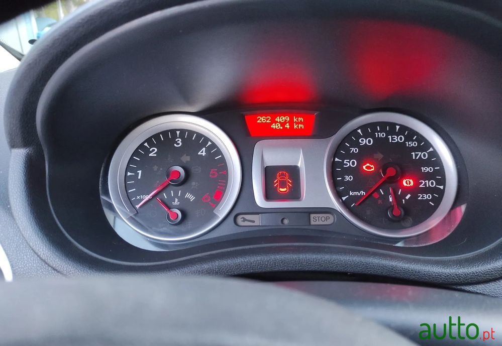 2010' Renault Clio photo #6