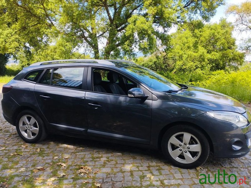 2011' Renault Mégane Sport Tourer photo #6