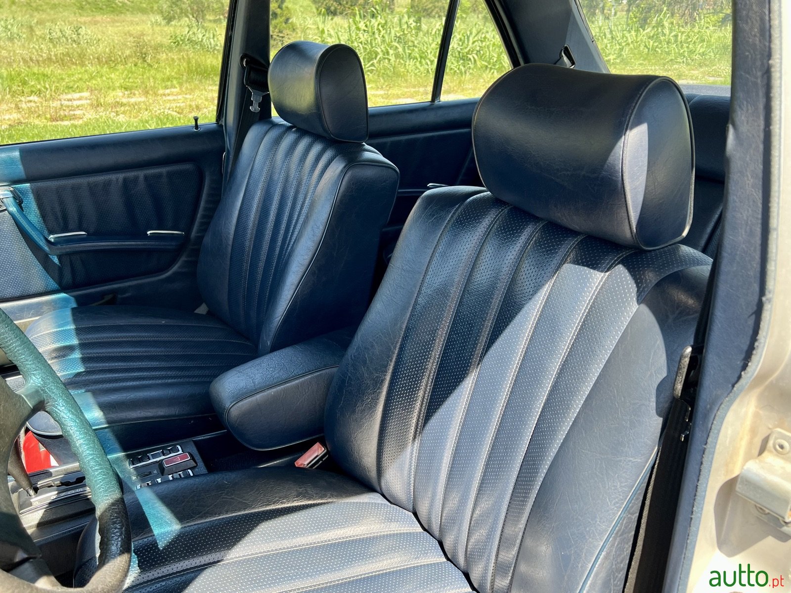 1981' Mercedes-Benz 300D photo #6