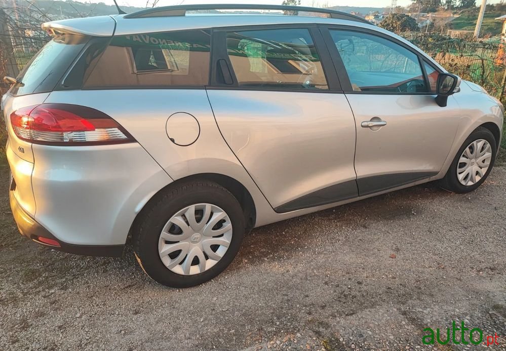 2014' Renault Clio Sport Tourer photo #2