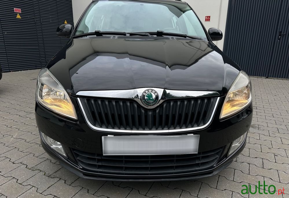 2010' Skoda Fabia Break photo #4