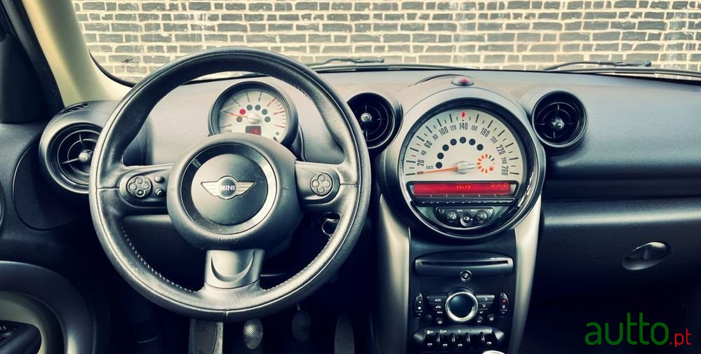 2013' MINI Countryman One D photo #6