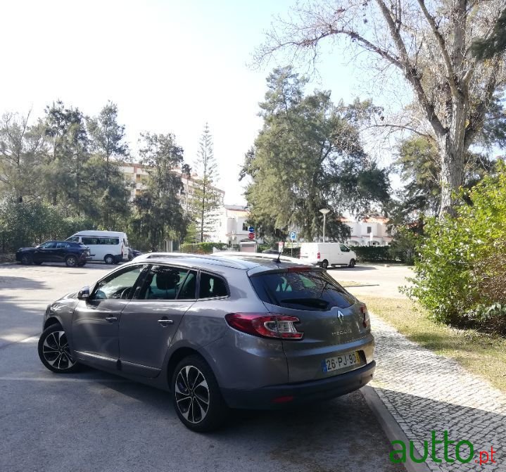 2014' Renault Megane Sport Tourer photo #3