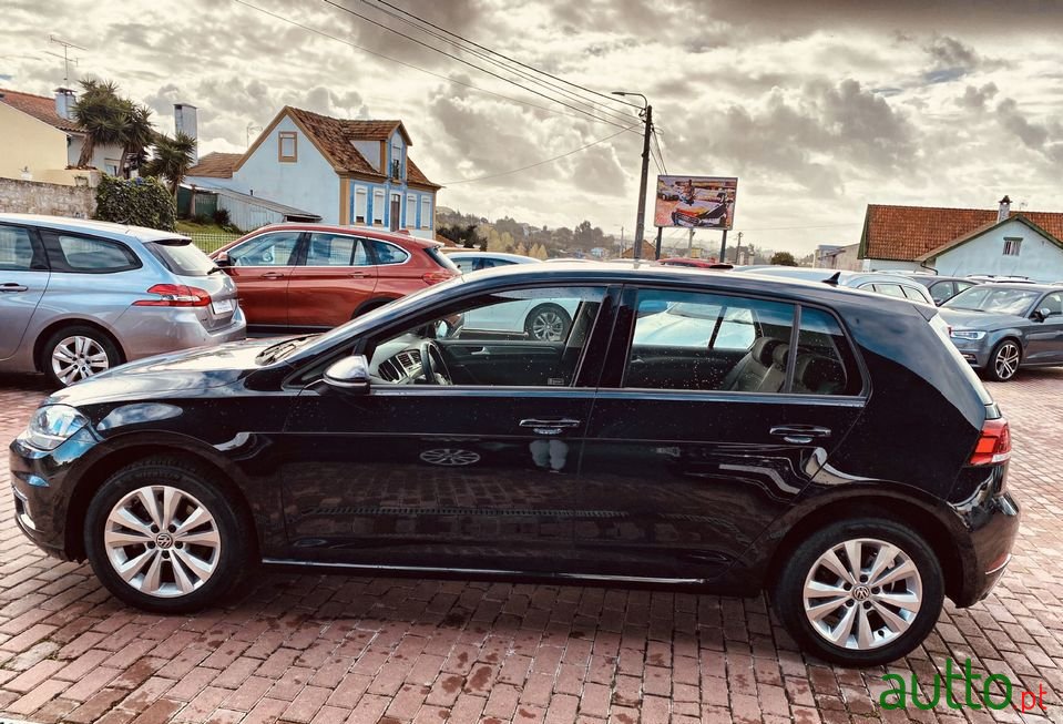 2017' Volkswagen Golf photo #4