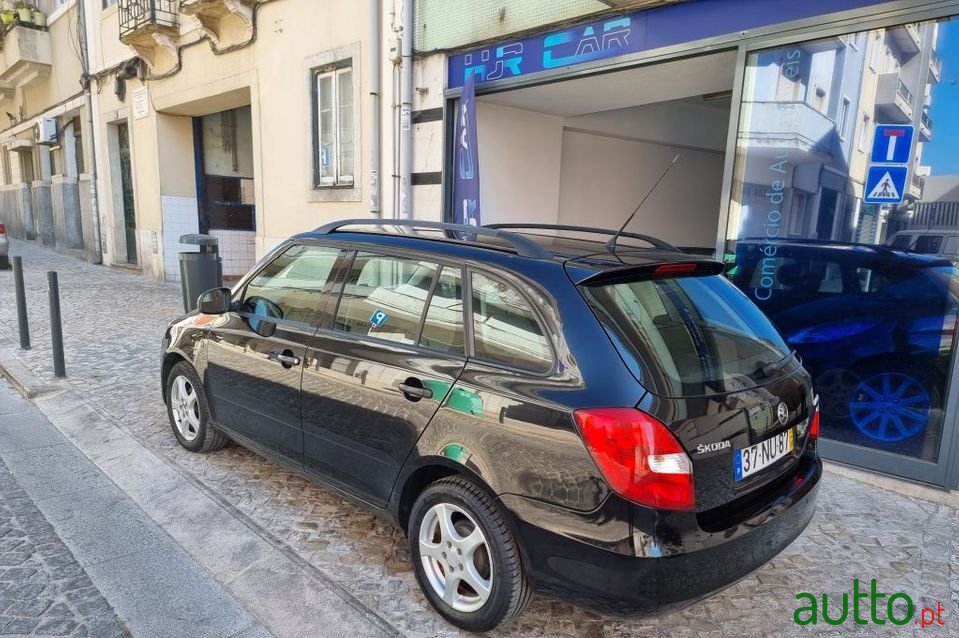 2013' Skoda Fabia Break photo #4