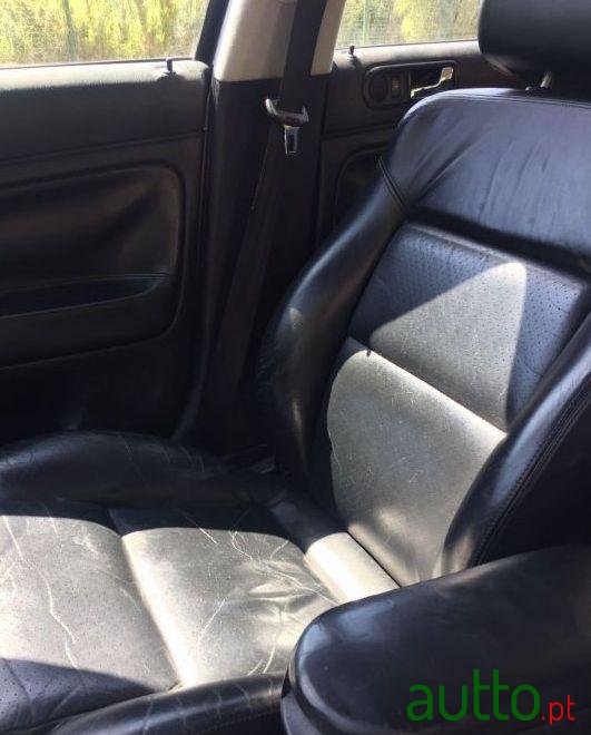 2000' Volkswagen Passat Variant photo #2