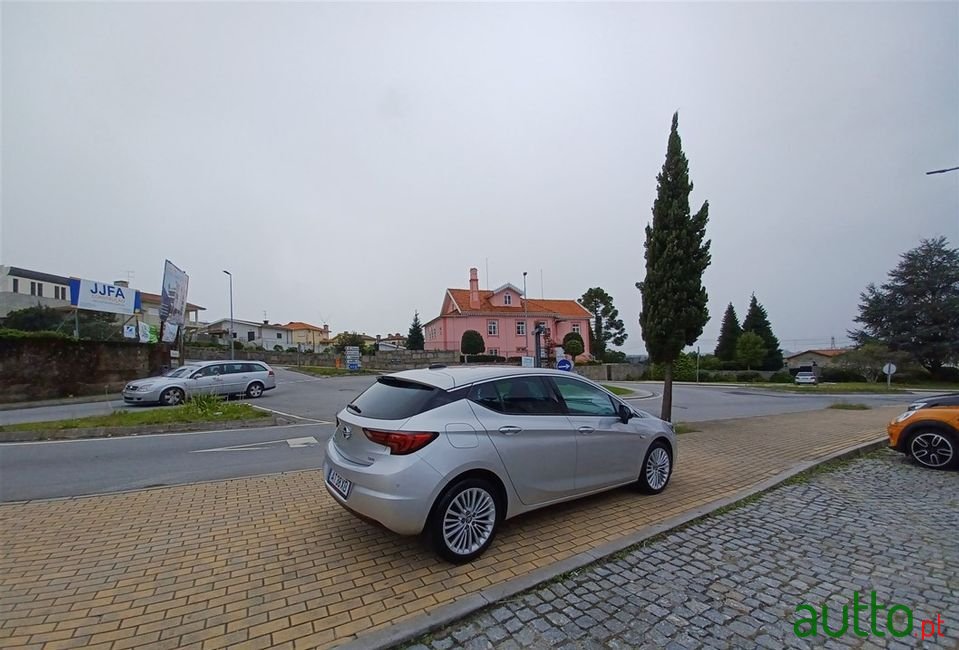 2017' Opel Astra photo #5