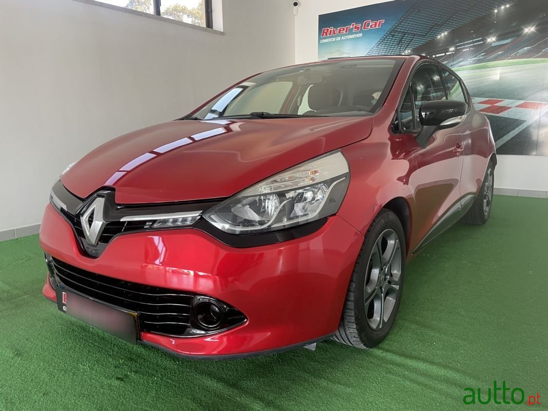 2014' Renault Clio photo #1