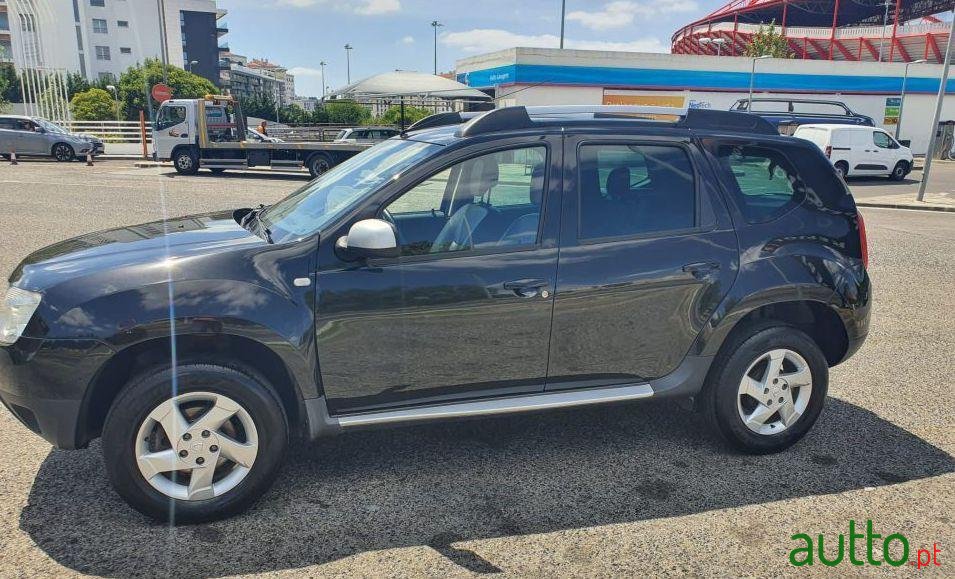 2011' Dacia Duster photo #2