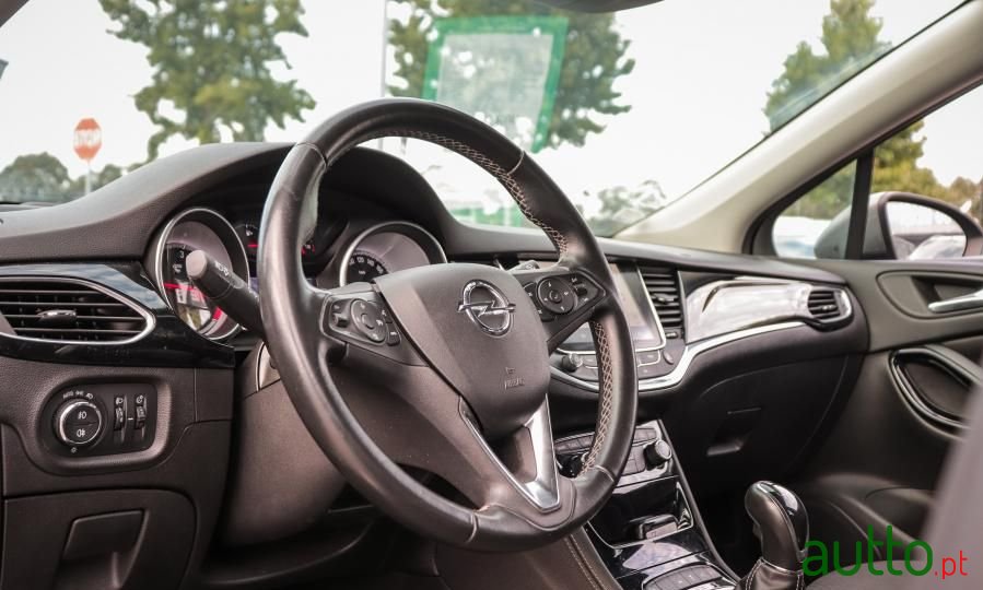 2017' Opel Astra Sports Tourer photo #3