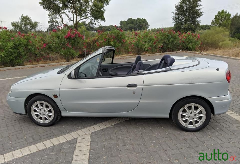 1999' Renault Megane photo #4